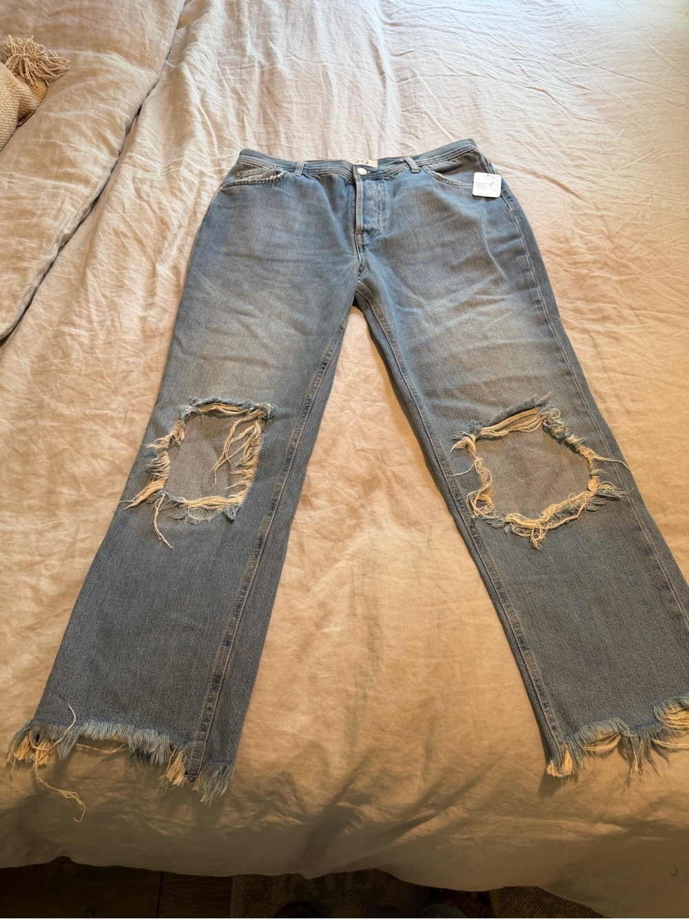 Free People Light Blue Distressed Cropped Jeans